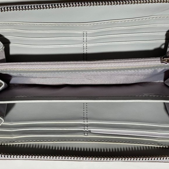 Coach White Zip Wallet - Picture 3 of 5